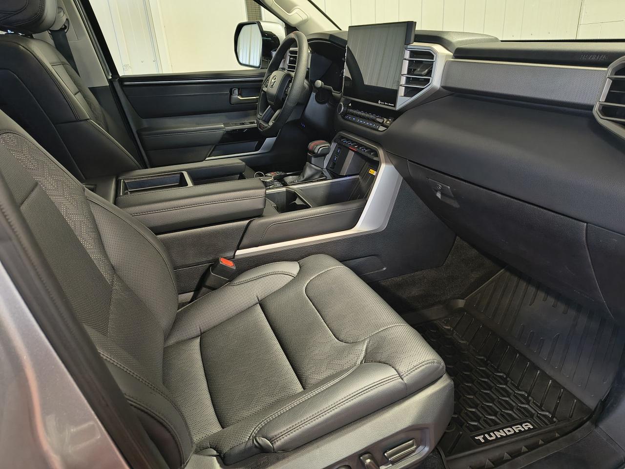 2024 Toyota Tundra Limited  Photo0