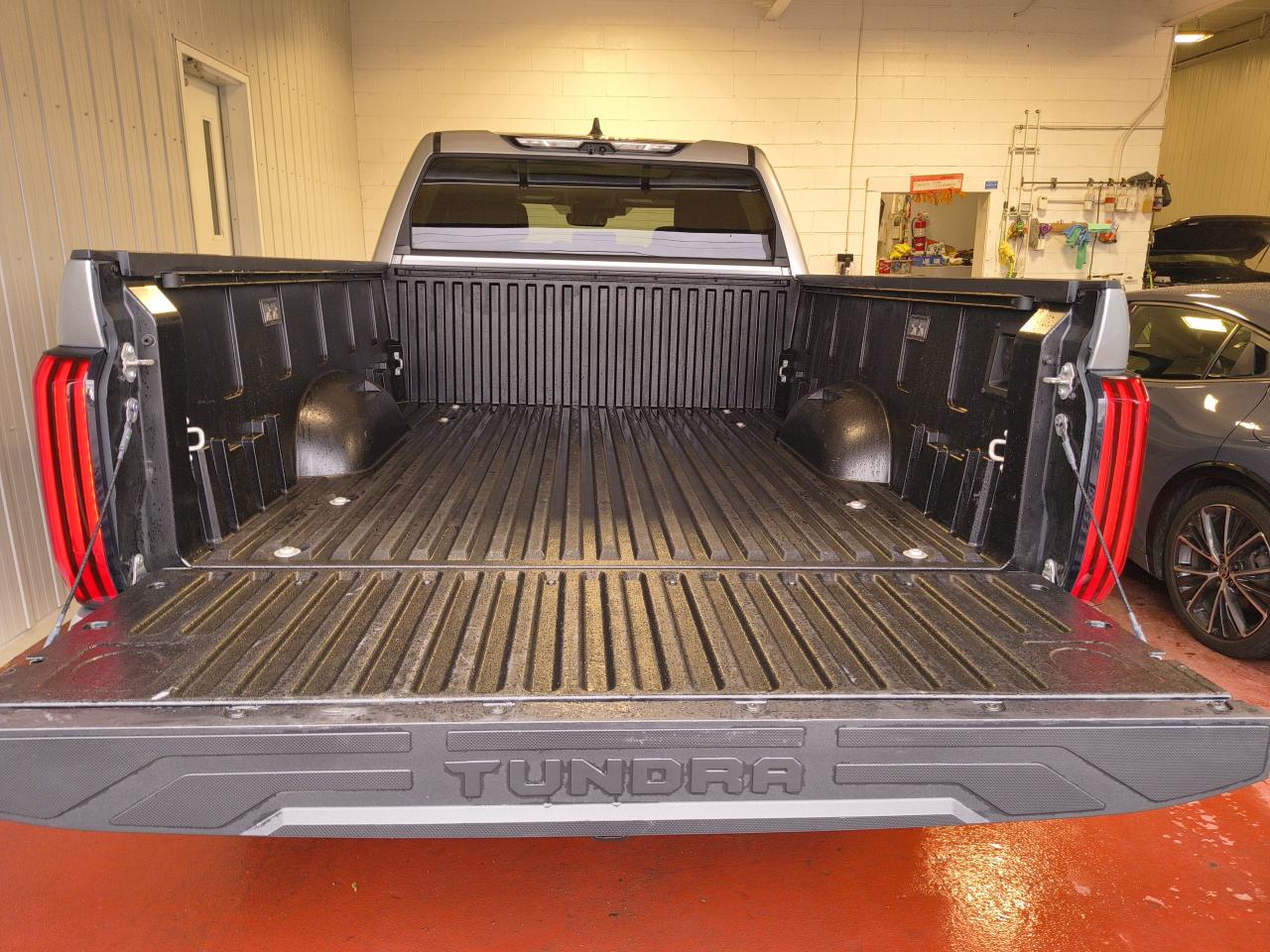 2024 Toyota Tundra Limited  Photo0