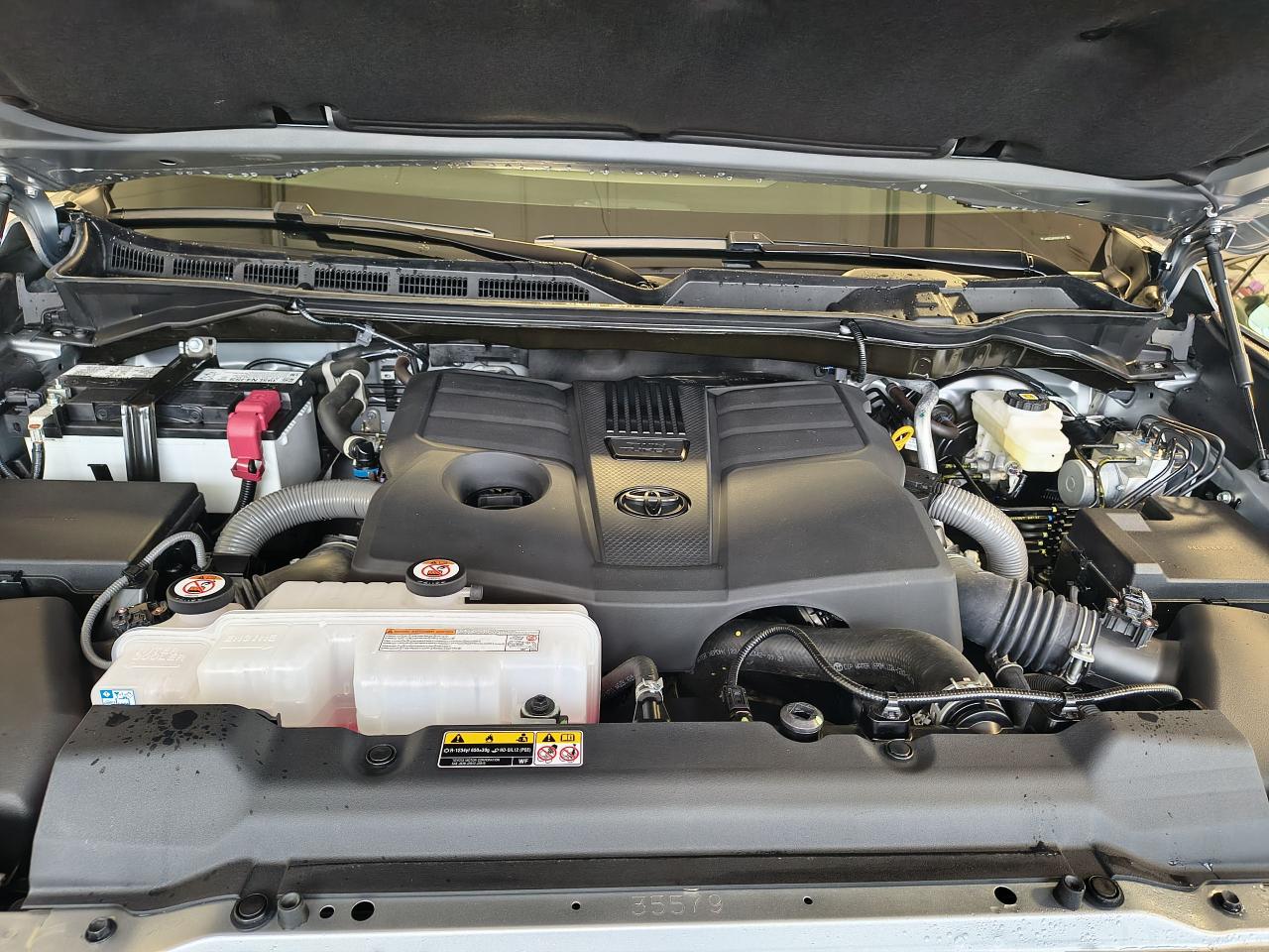 2024 Toyota Tundra Limited  Photo0