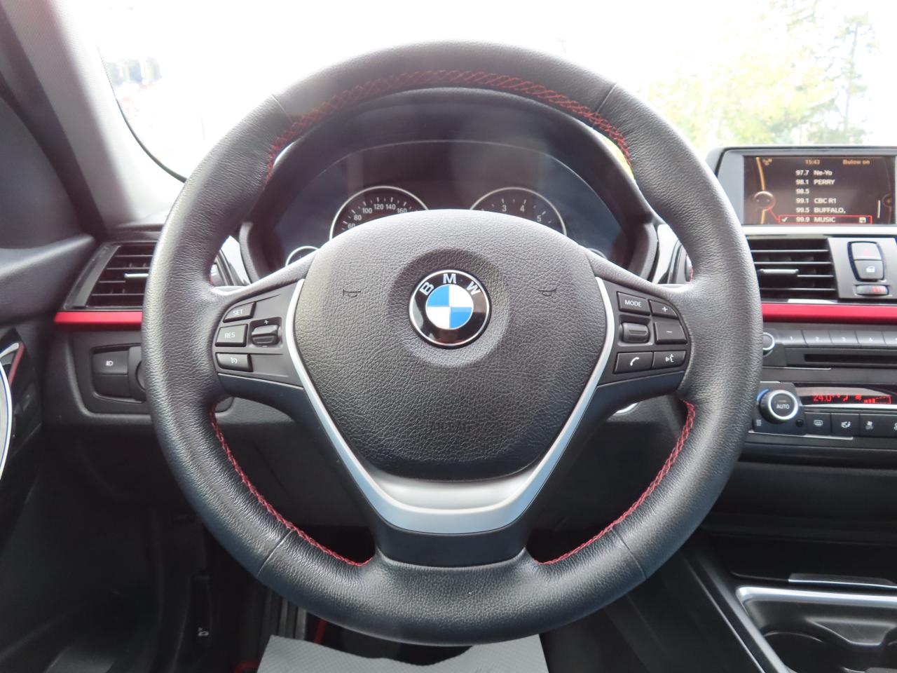 2014 BMW 3 Series 320i XDRIVE AWD - LEATHER - SUNROOF !!! Photo