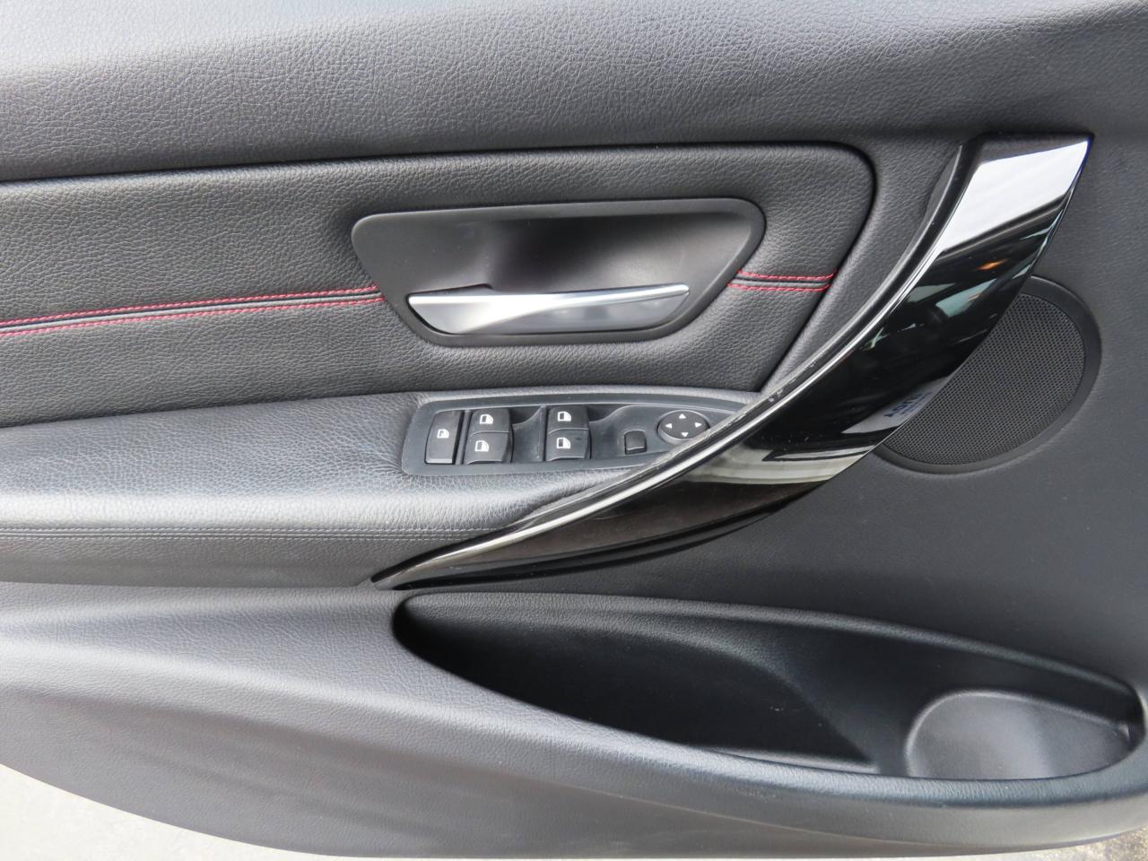 2014 BMW 3 Series 320i XDRIVE AWD - LEATHER - SUNROOF !!! Photo