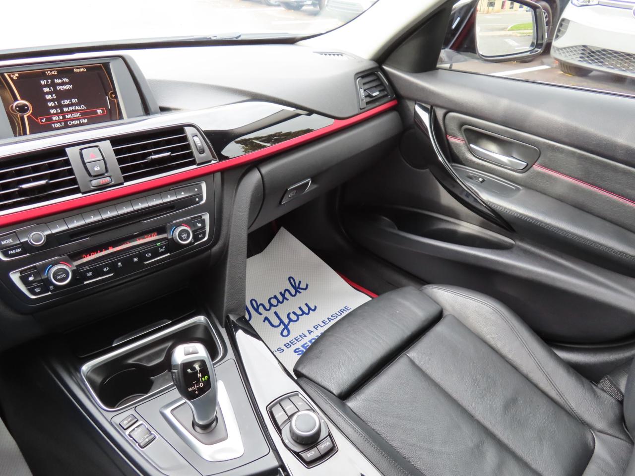 2014 BMW 3 Series 320i XDRIVE AWD - LEATHER - SUNROOF !!! Photo