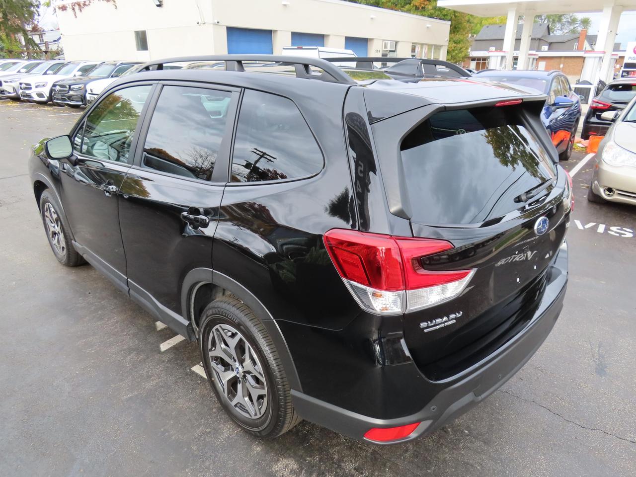2022 Subaru Forester TOURING PKG - Blind Spot Monitor - Reverse Camera !!! Photo