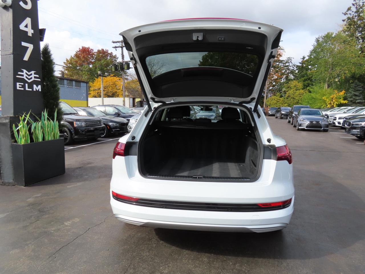 2019 Audi E-Tron PROGRESSIV QUATTRO - Navigation System - Blind Spot Monitor !!! Photo