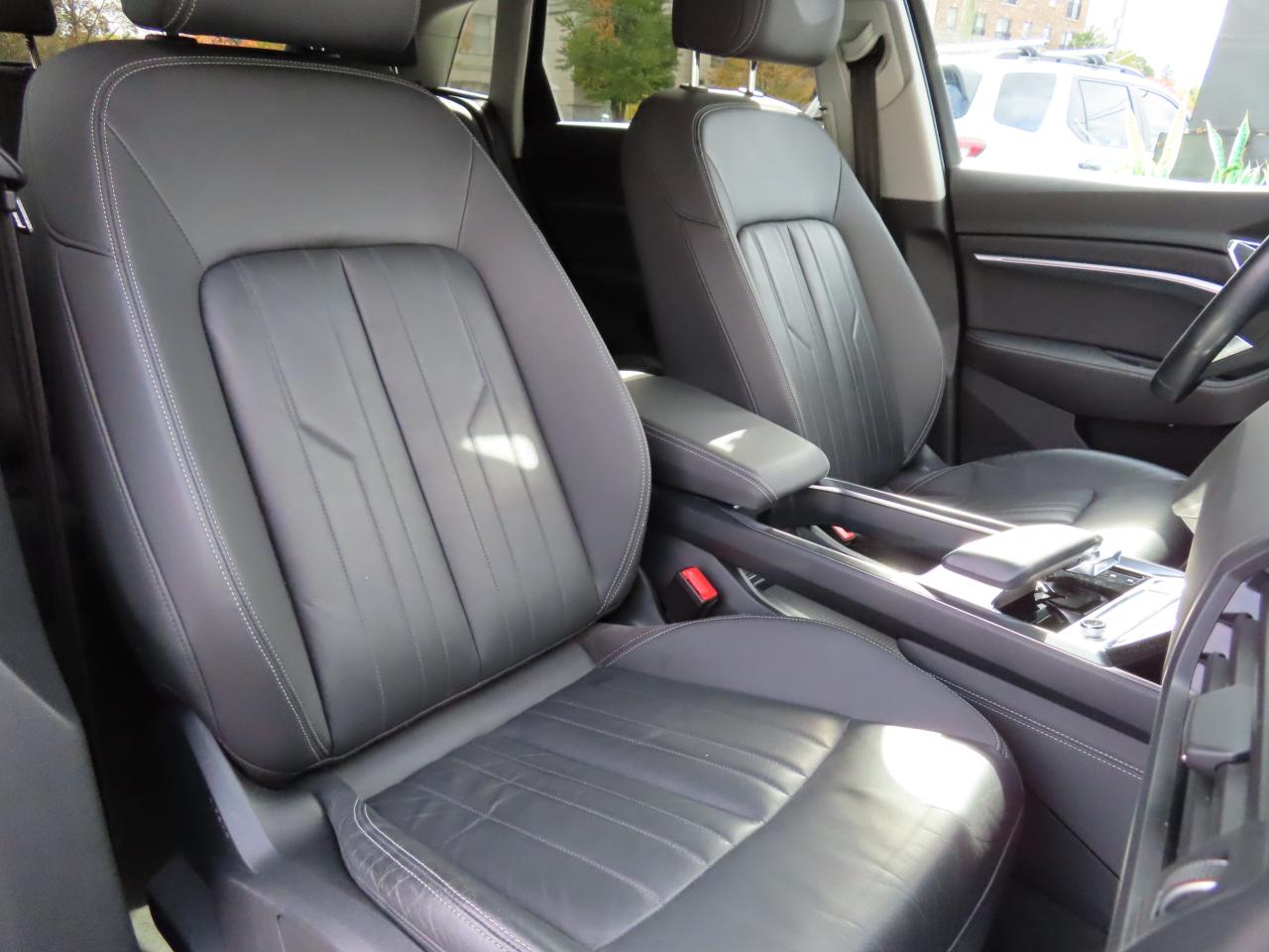 2019 Audi E-Tron PROGRESSIV QUATTRO - Navigation System - Blind Spot Monitor !!! Photo