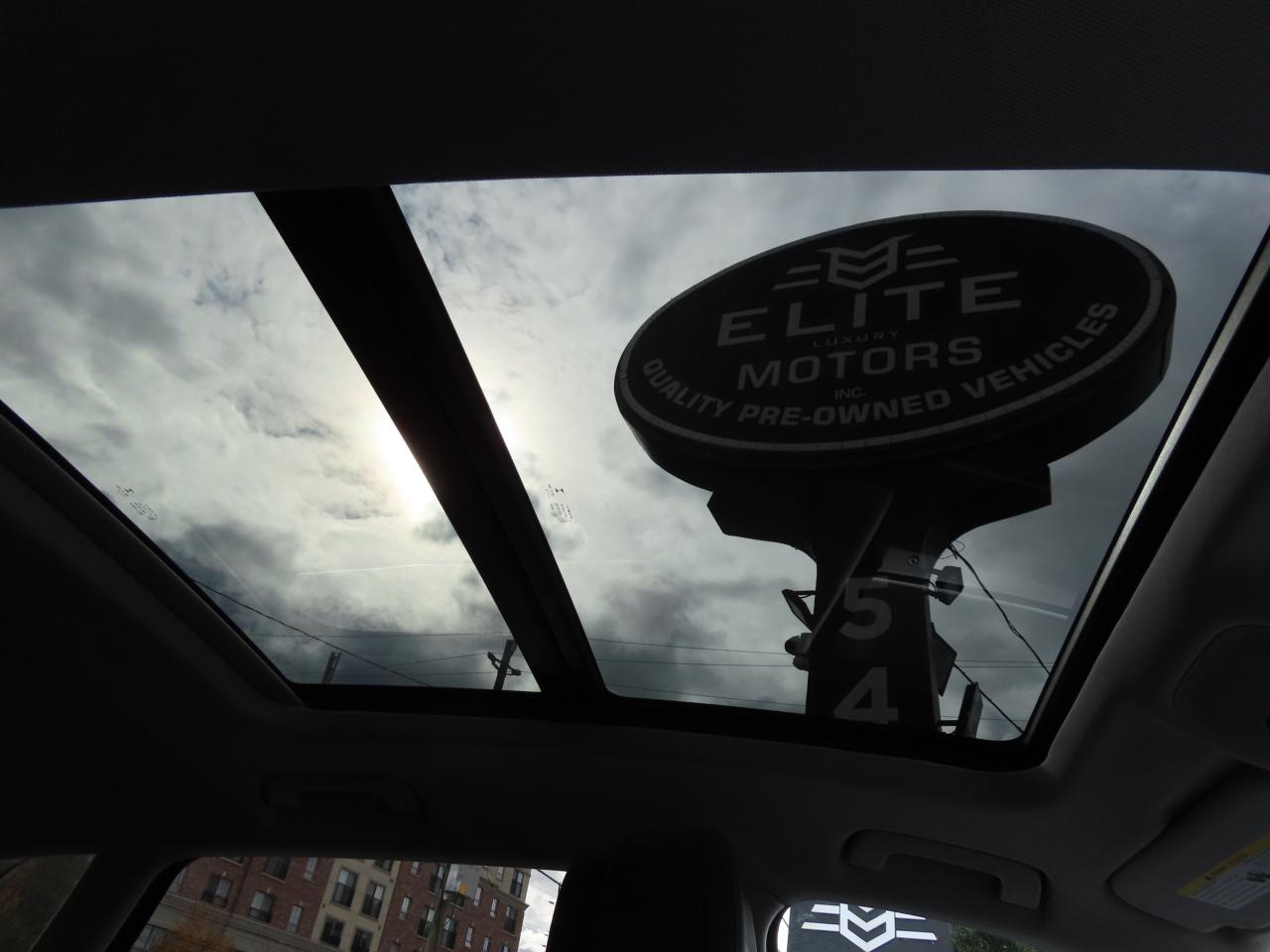 2019 Audi E-Tron PROGRESSIV QUATTRO - Navigation System - Blind Spot Monitor !!! Photo