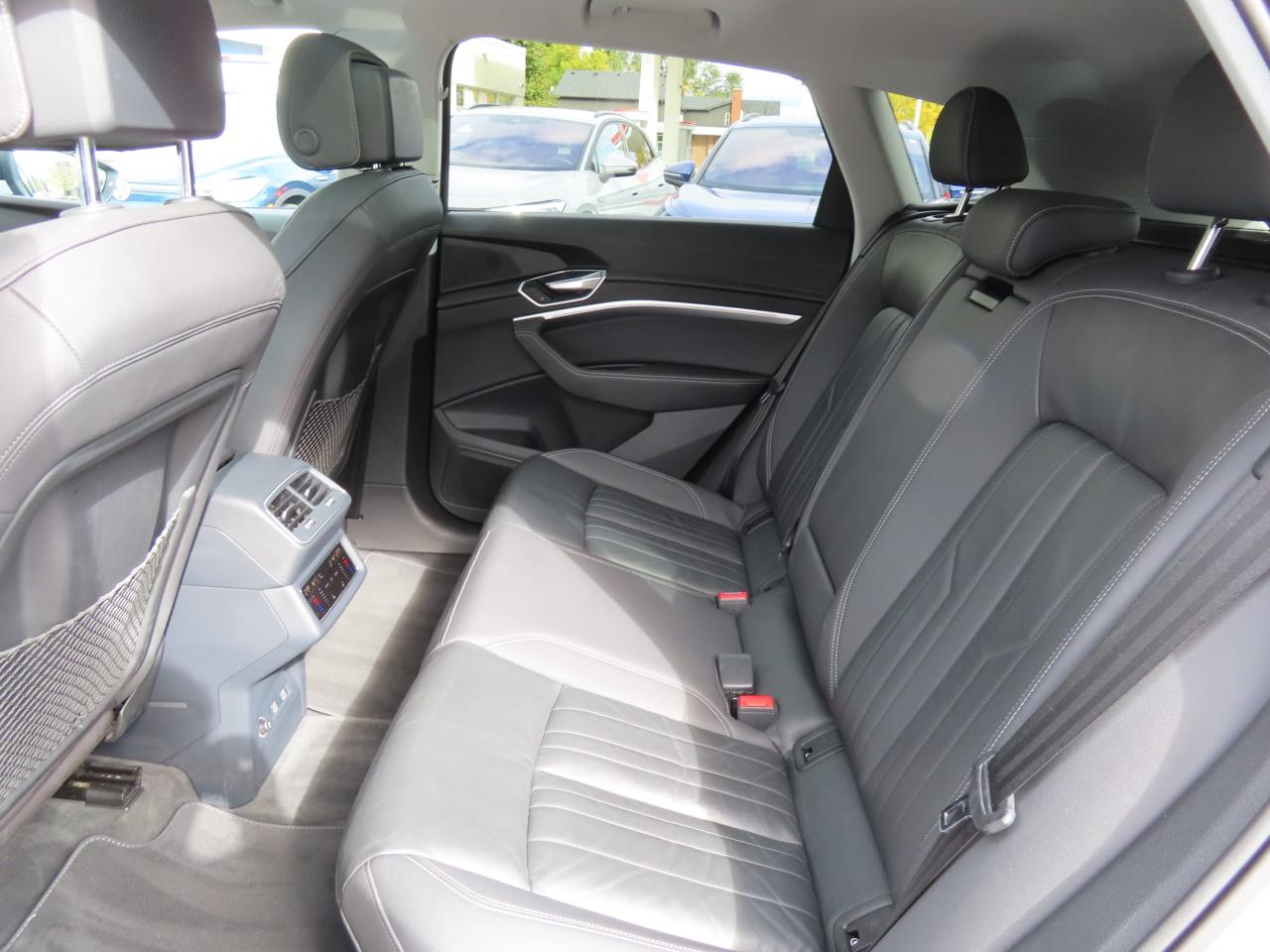 2019 Audi E-Tron PROGRESSIV QUATTRO - Navigation System - Blind Spot Monitor !!! Photo