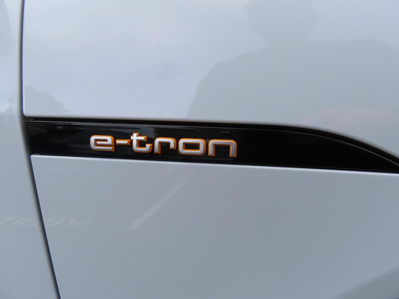 2019 Audi E-Tron PROGRESSIV QUATTRO - Navigation System - Blind Spot Monitor !!! Photo