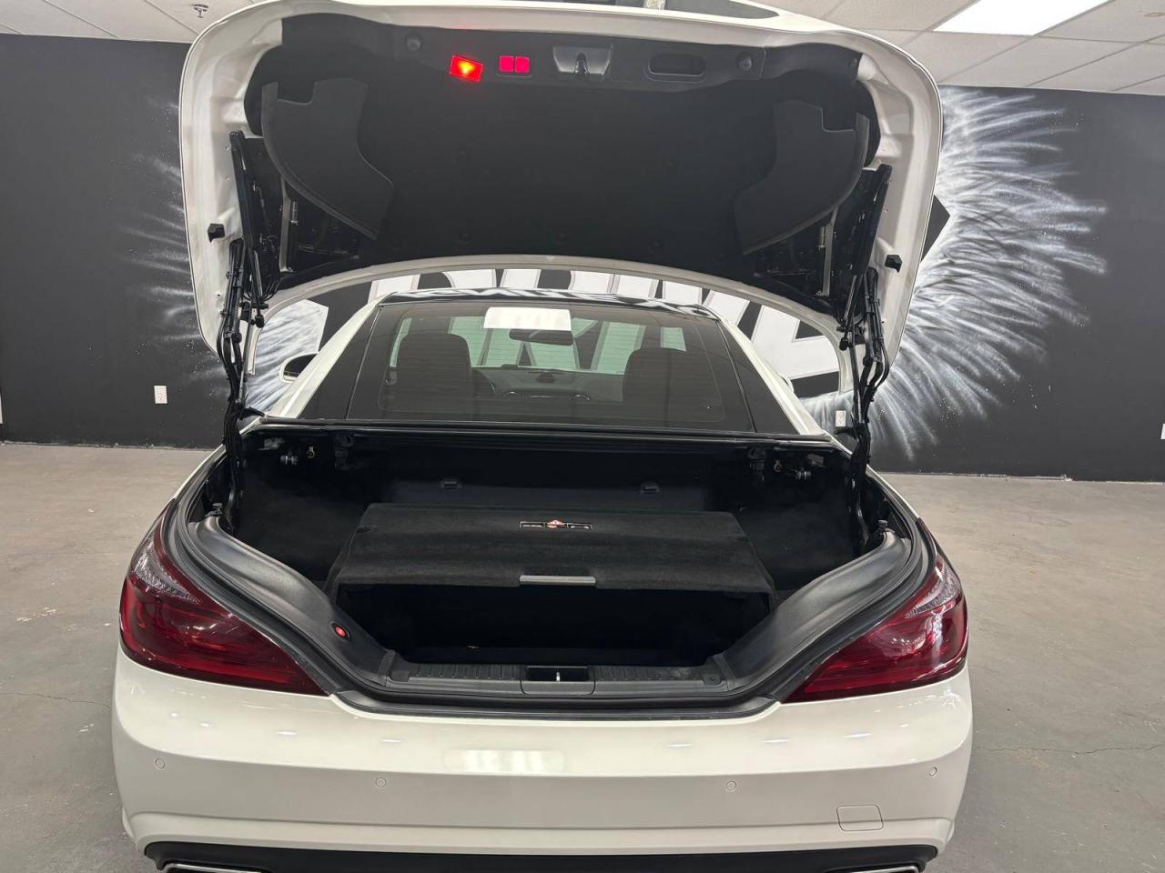 2014 Mercedes-Benz SL-Class 2dr Roadster SL 550 REBUILT $0 % DOWN FINANCE OAC Photo4