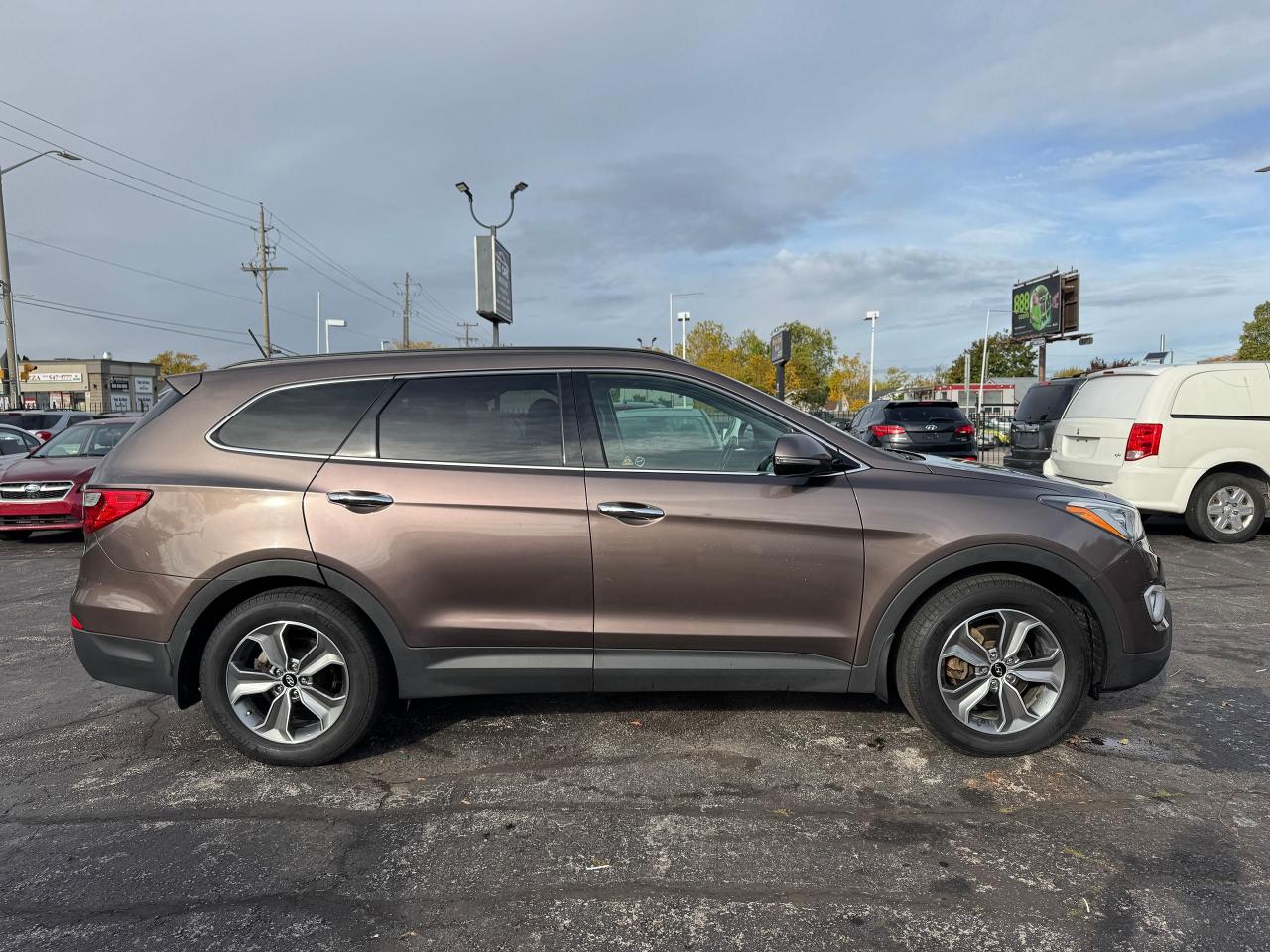 2014 Hyundai Santa Fe XL AWD 4dr 3.3L Auto Luxury w/6-Passenger Photo3