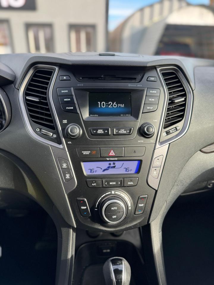 2014 Hyundai Santa Fe XL AWD 4dr 3.3L Auto Luxury w/6-Passenger - Photo #11