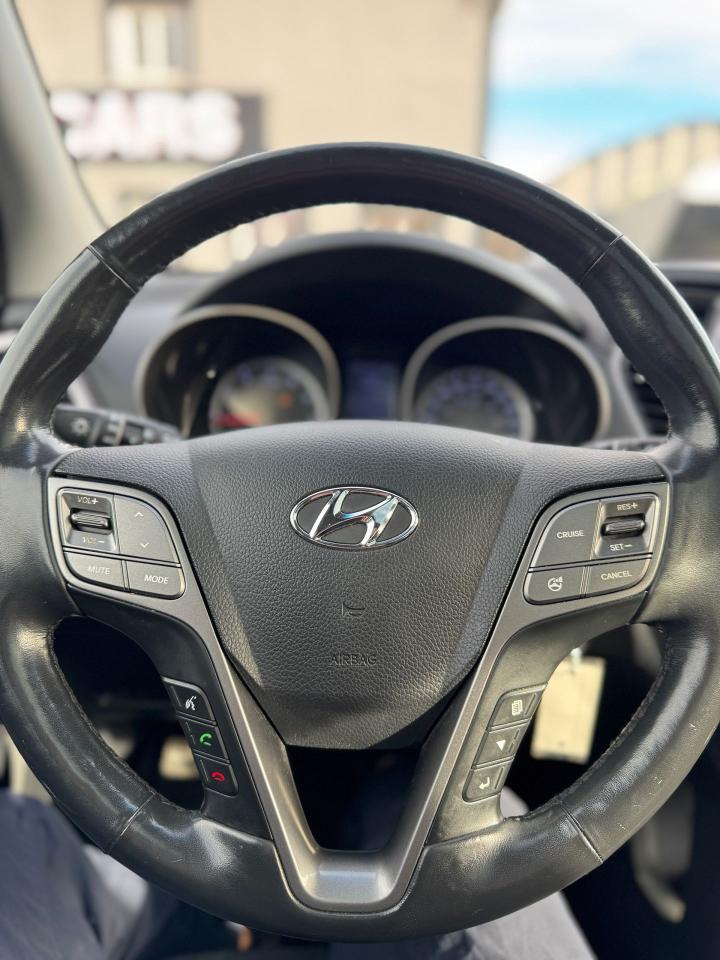 2014 Hyundai Santa Fe XL AWD 4dr 3.3L Auto Luxury w/6-Passenger - Photo #13