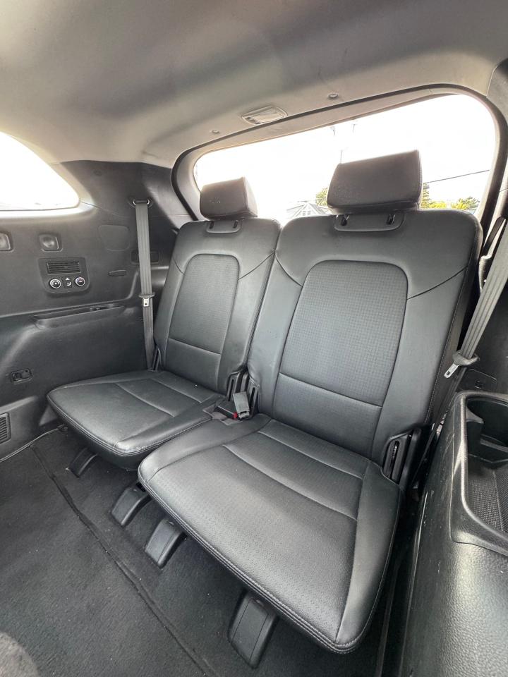 2014 Hyundai Santa Fe XL AWD 4dr 3.3L Auto Luxury w/6-Passenger - Photo #17