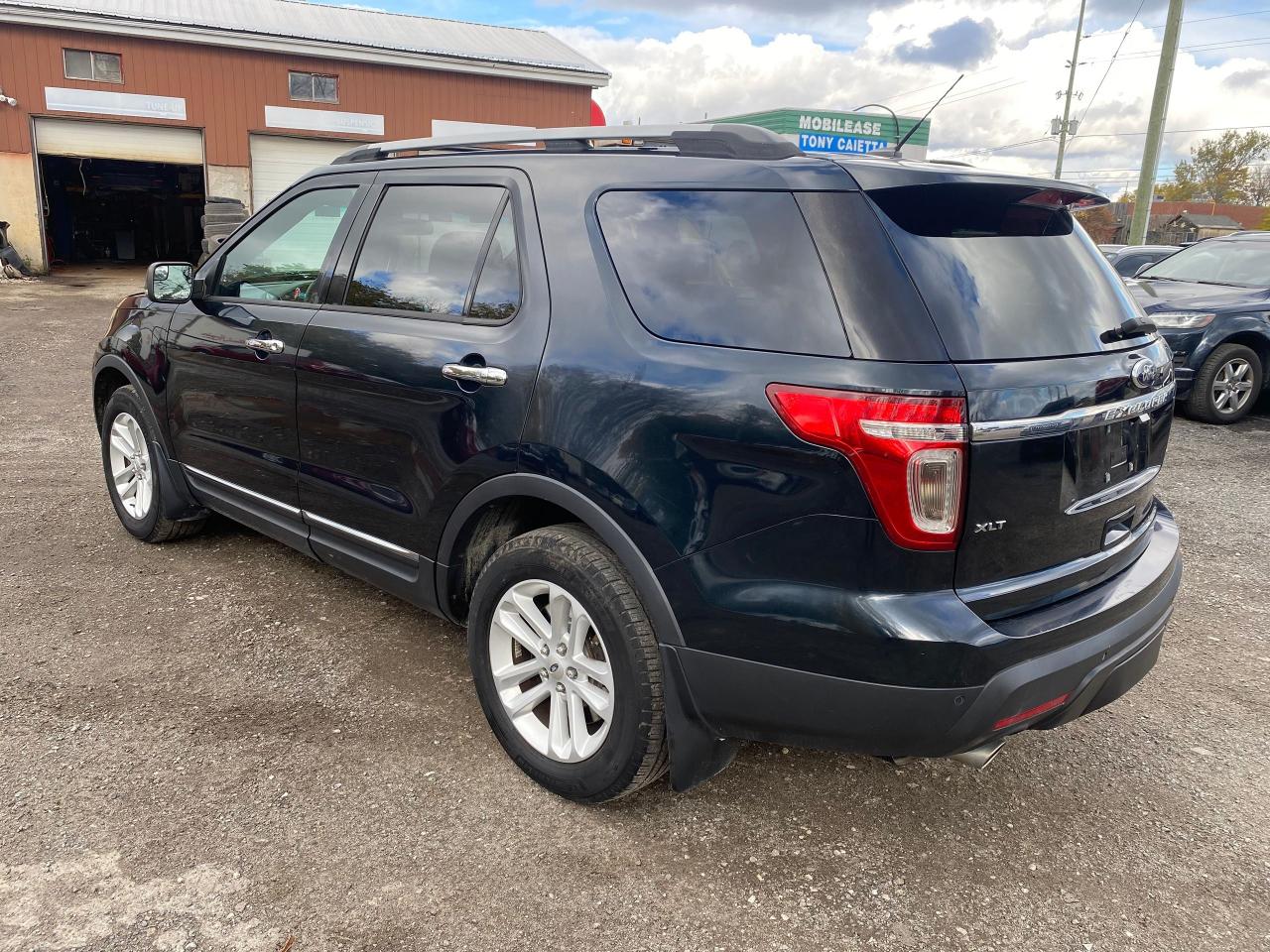 2014 Ford Explorer XLT - Photo #9