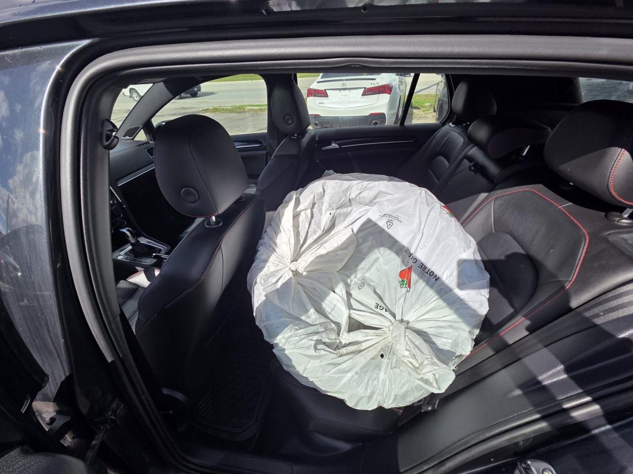 2017 Volkswagen GTI AUTOBAHN, LEATHER, AUTO, LOADED, AS IS SPECIAL - Photo #12