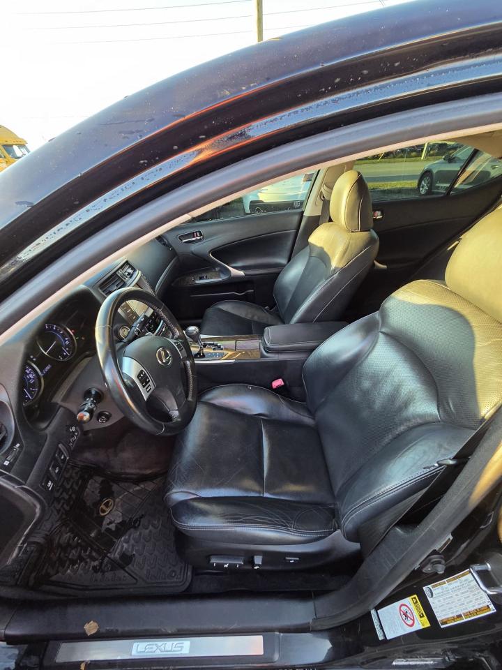 2011 Lexus IS 350 AWD, NAVI, LOADED, CERTIFIED - Photo #13