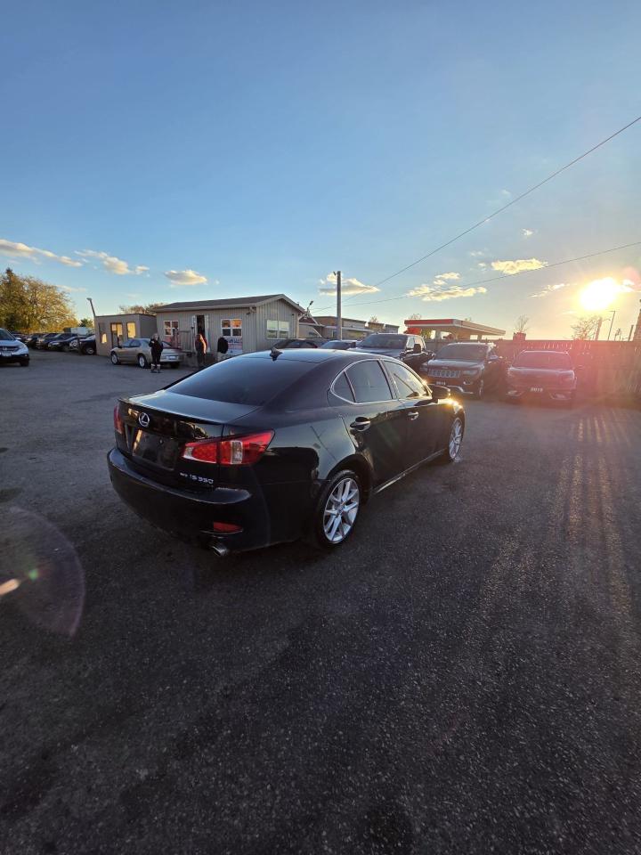 2011 Lexus IS 350 AWD, NAVI, LOADED, CERTIFIED Photo4