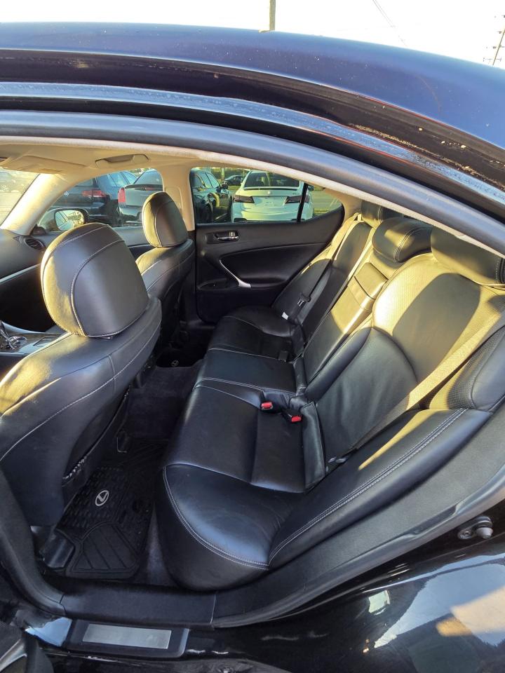 2011 Lexus IS 350 AWD, NAVI, LOADED, CERTIFIED - Photo #11