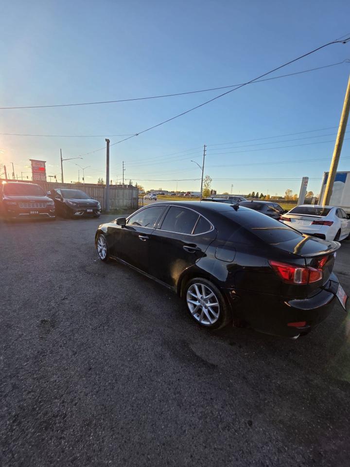 2011 Lexus IS 350 AWD, NAVI, LOADED, CERTIFIED - Photo #3