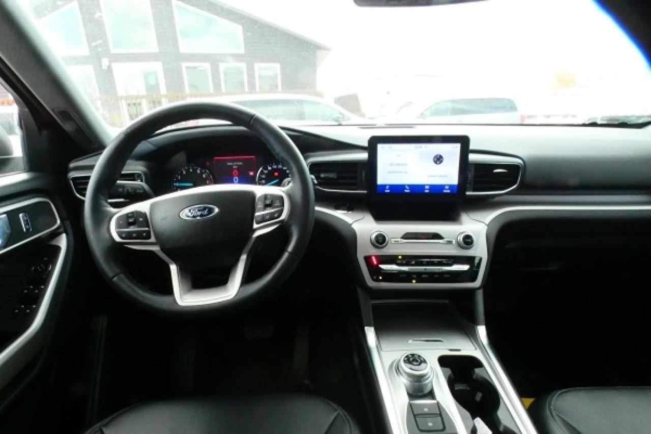 2024 Ford Explorer XLT 4WD w/Htd Leather, pano S/R, BUC - Photo #12