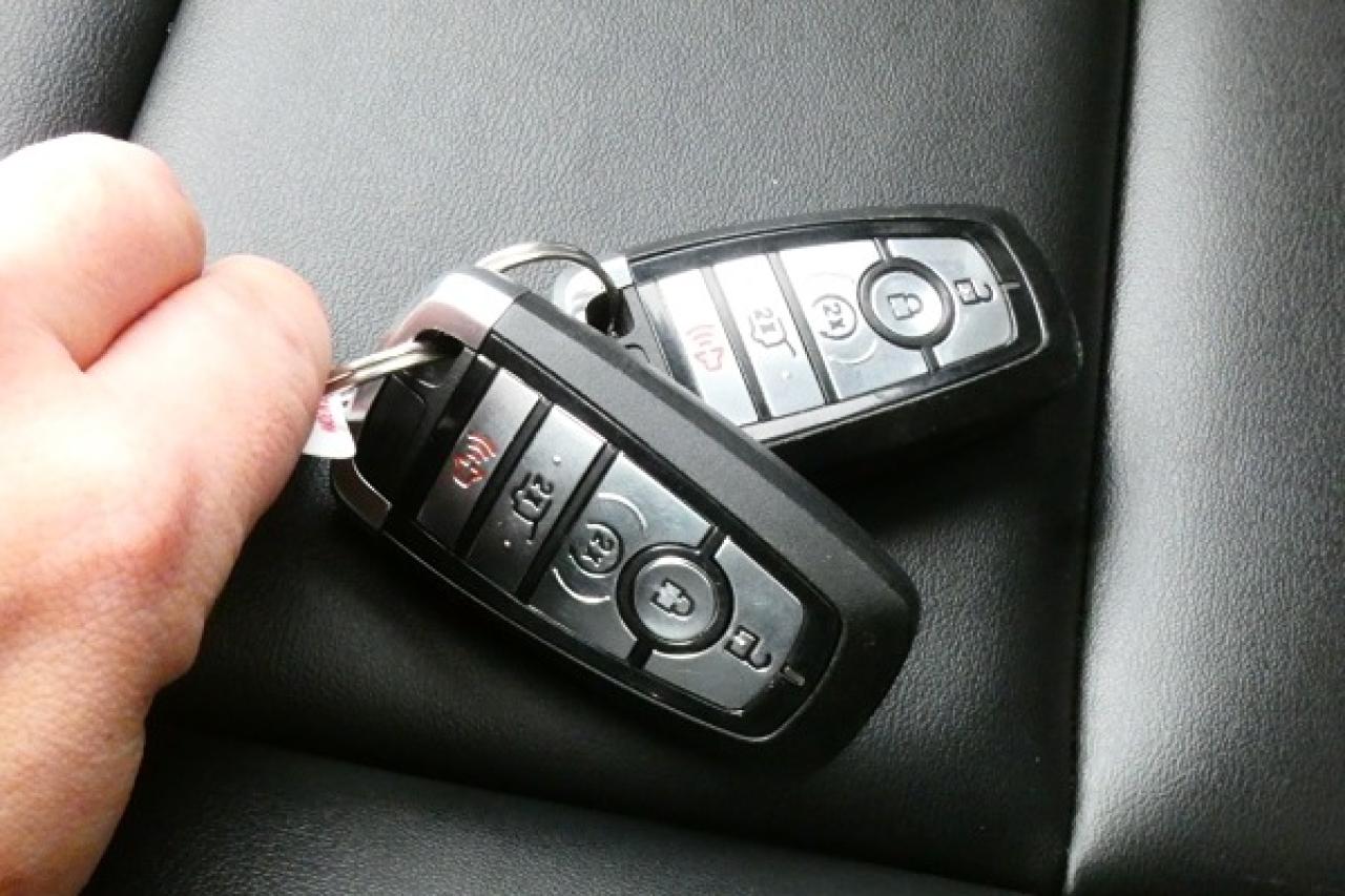 2024 Ford Explorer XLT 4WD w/Htd Leather, pano S/R, BUC - Photo #20