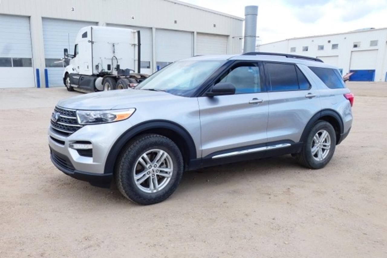 2024 Ford Explorer XLT 4WD w/Htd Leather, pano S/R, BUC - Photo #2