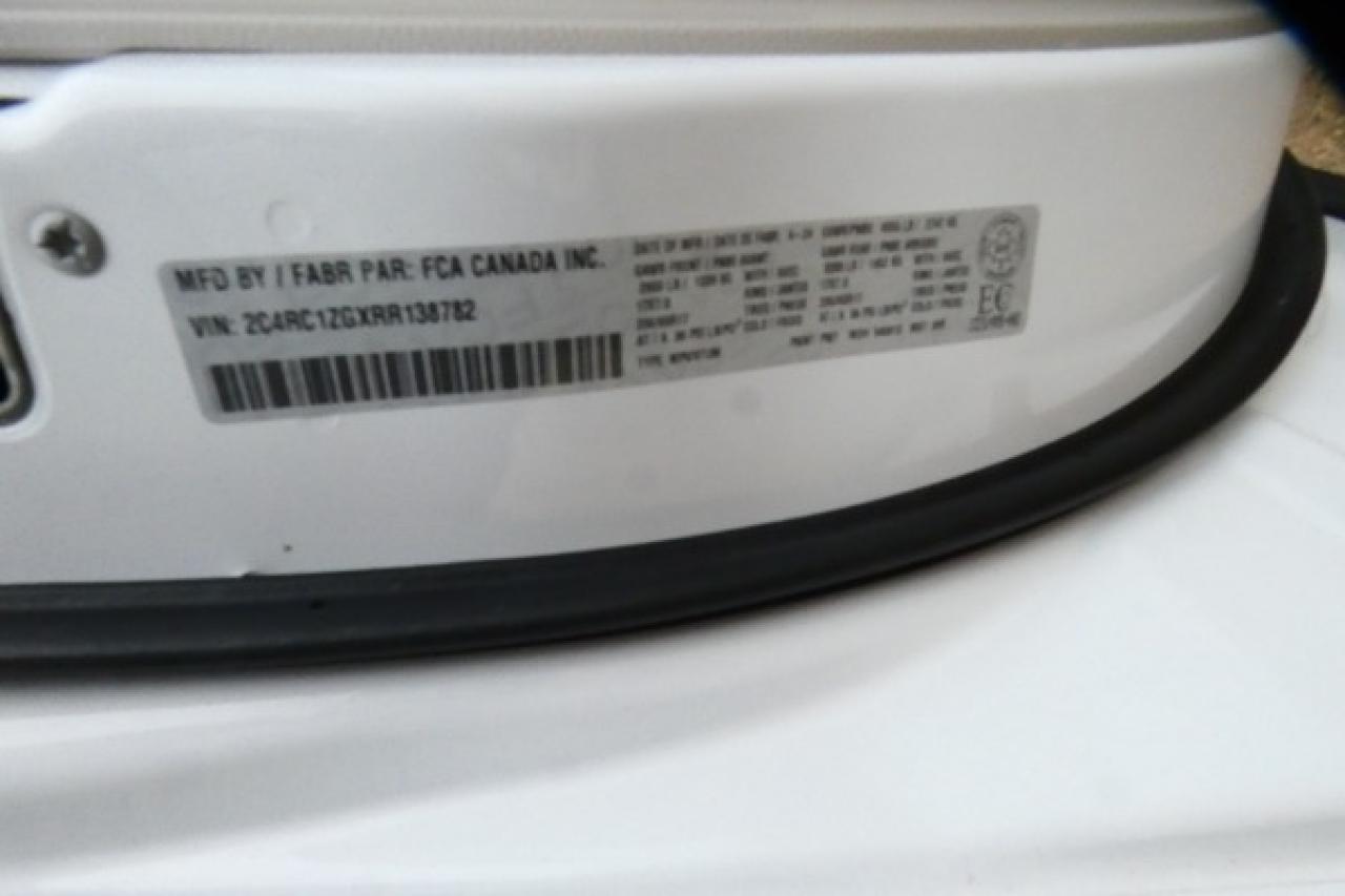 2024 Chrysler Grand Caravan SXT 2WD w/Htd cloth, Htd wheel, NAV, BUC - Photo #20