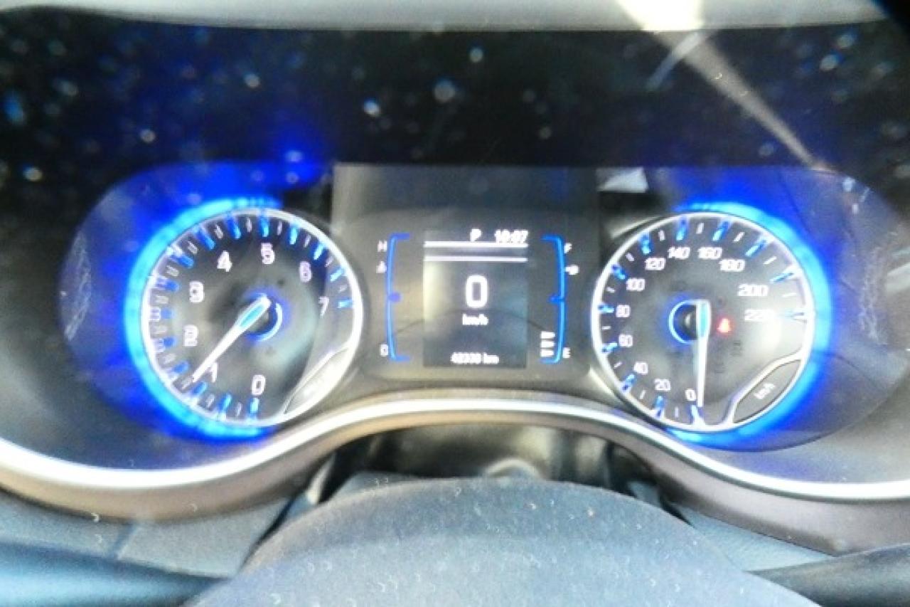 2024 Chrysler Grand Caravan SXT 2WD w/Htd cloth, Htd wheel, NAV, BUC - Photo #15