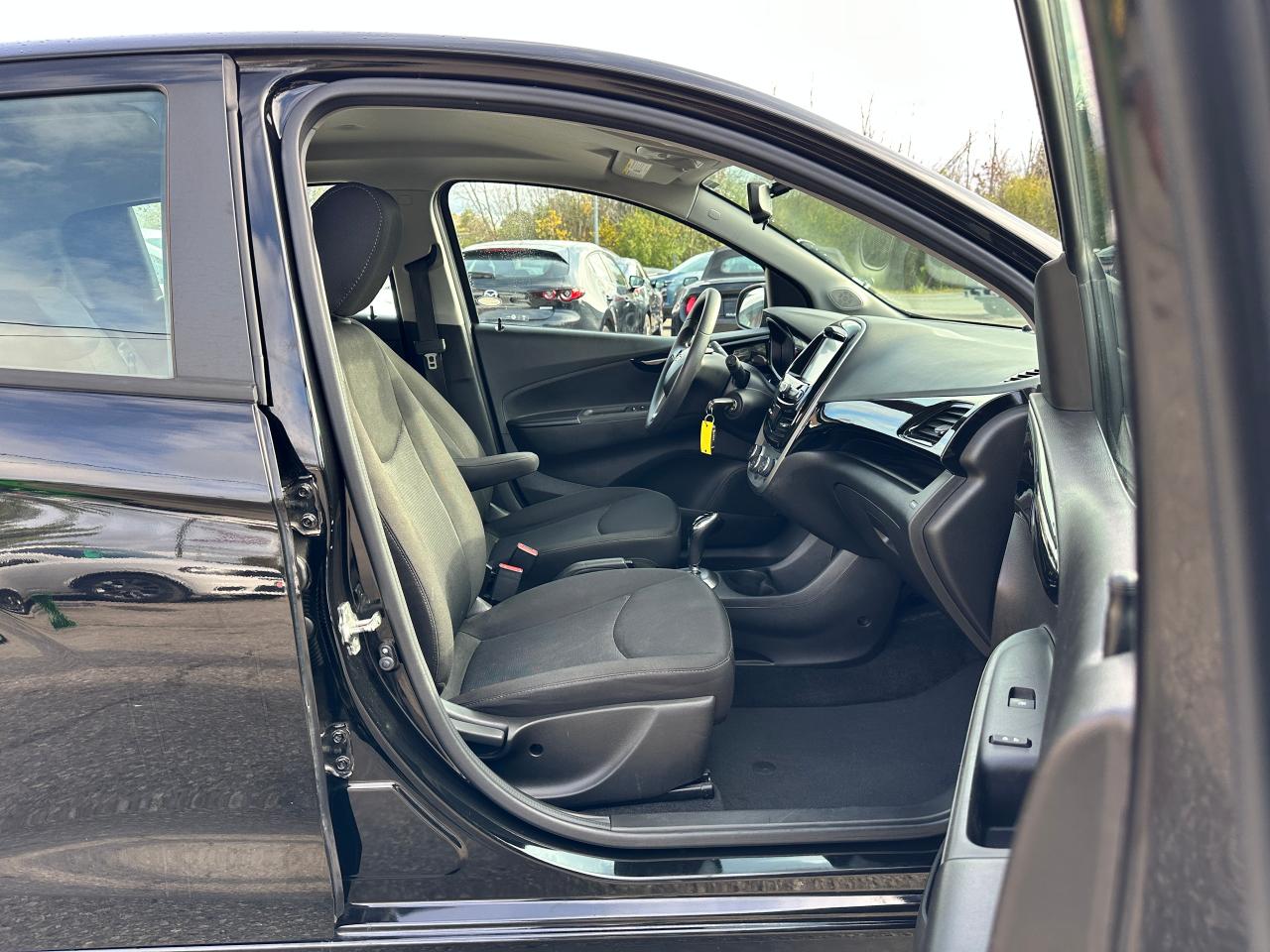 2018 Chevrolet Spark LT Cloth FM/XM A/C Bluetooth Backup Cam CarPlay Photo