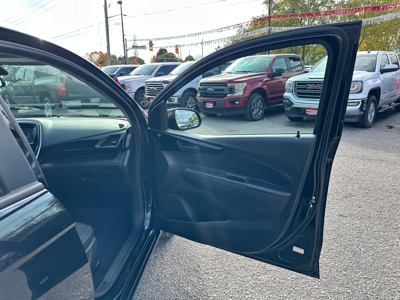 2018 Chevrolet Spark LT Cloth FM/XM A/C Bluetooth Backup Cam CarPlay Photo