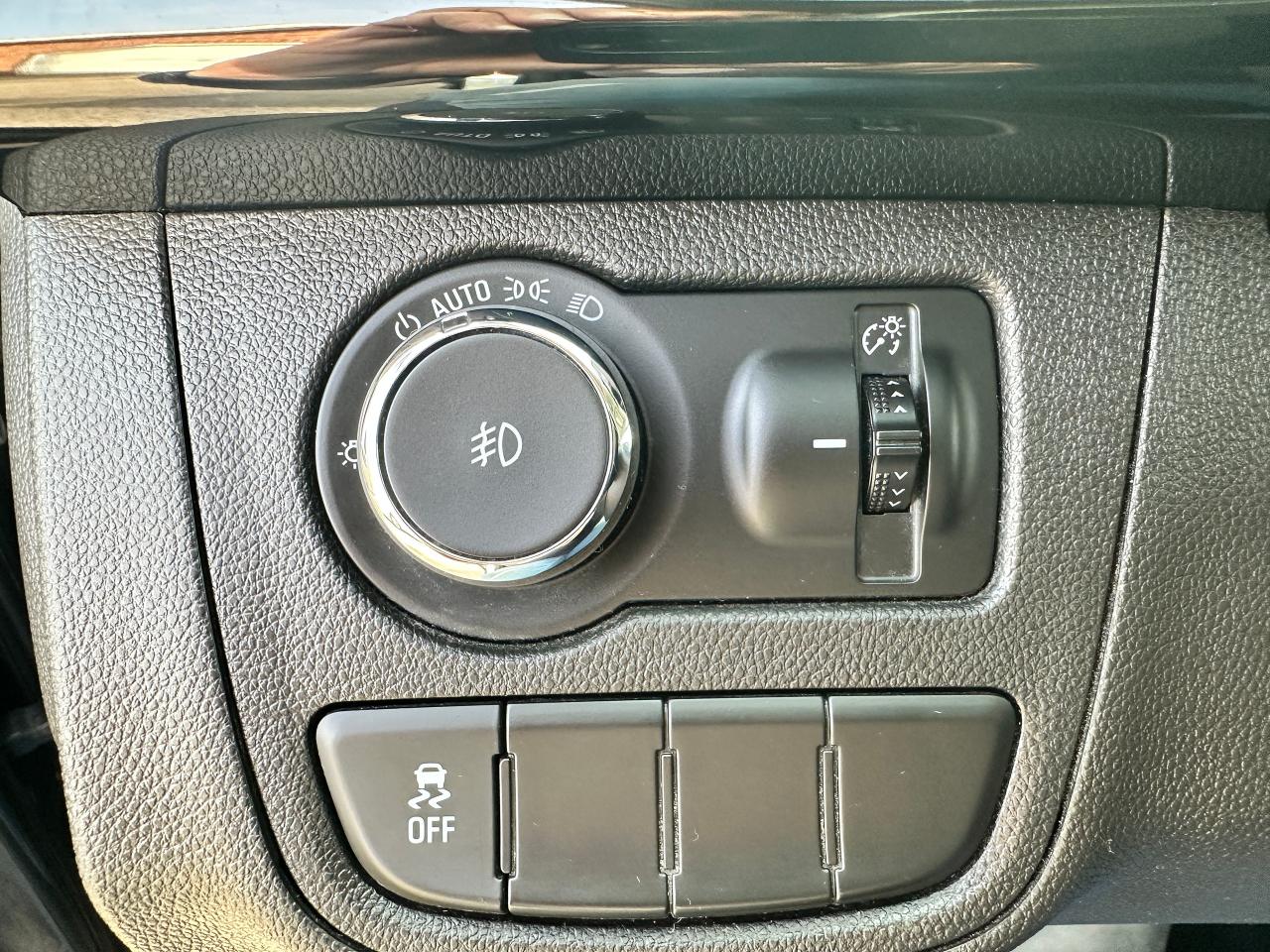 2018 Chevrolet Spark LT Cloth FM/XM A/C Bluetooth Backup Cam CarPlay Photo