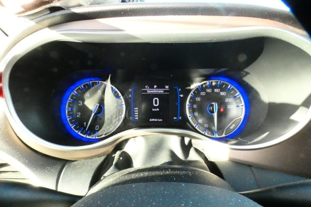 2024 Chrysler Grand Caravan SXT 2WD w/Htd cloth, Htd wheel, NAV, BUC - Photo #15