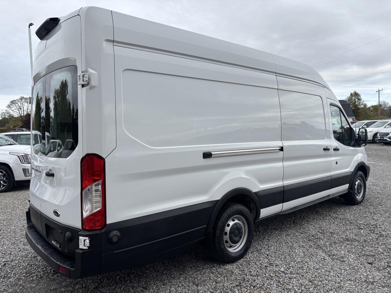 2019 Ford Transit T-250 148 EL Hi Rf 9070 GVWR FWD Photo4