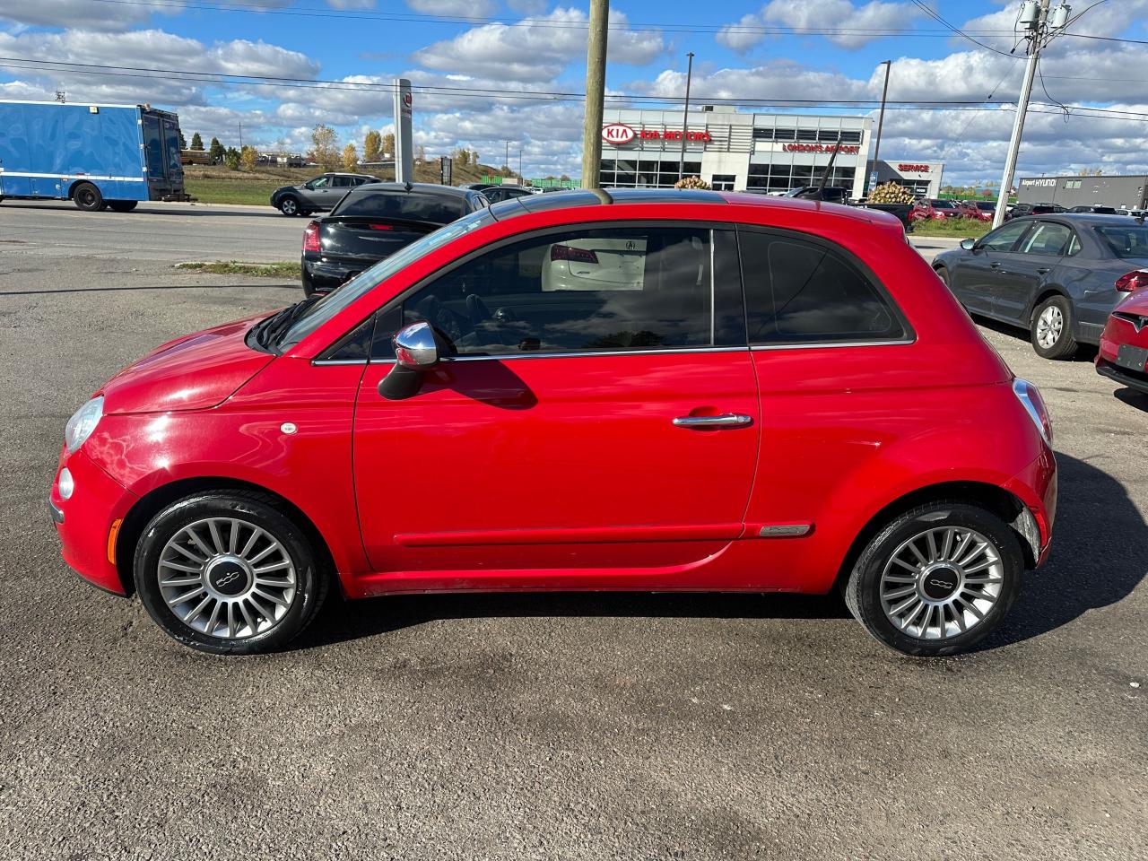 2014 Fiat 500 LOUNGE, AUTO, ONLY 55,000KMS, LEATHER, CERTIFIED - Photo #2