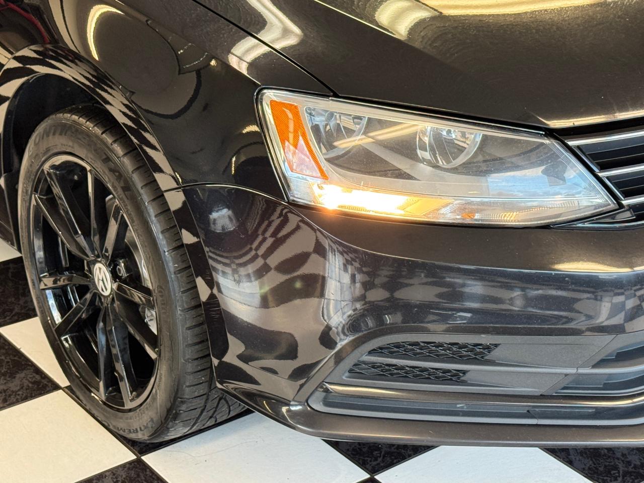 2017 Volkswagen Jetta Trendline+ApplePlay+Camera+CLEAN CARFAX Photo