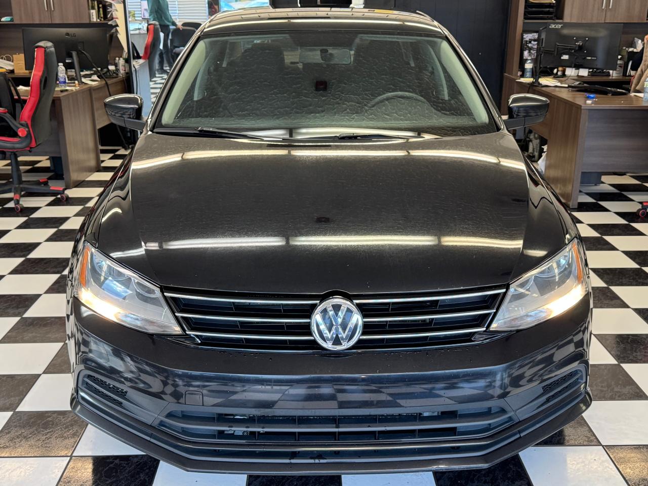 2017 Volkswagen Jetta Trendline+ApplePlay+Camera+CLEAN CARFAX Photo