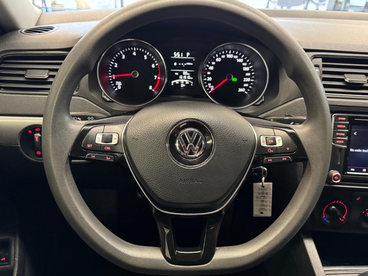 2017 Volkswagen Jetta Trendline+ApplePlay+Camera+CLEAN CARFAX Photo12
