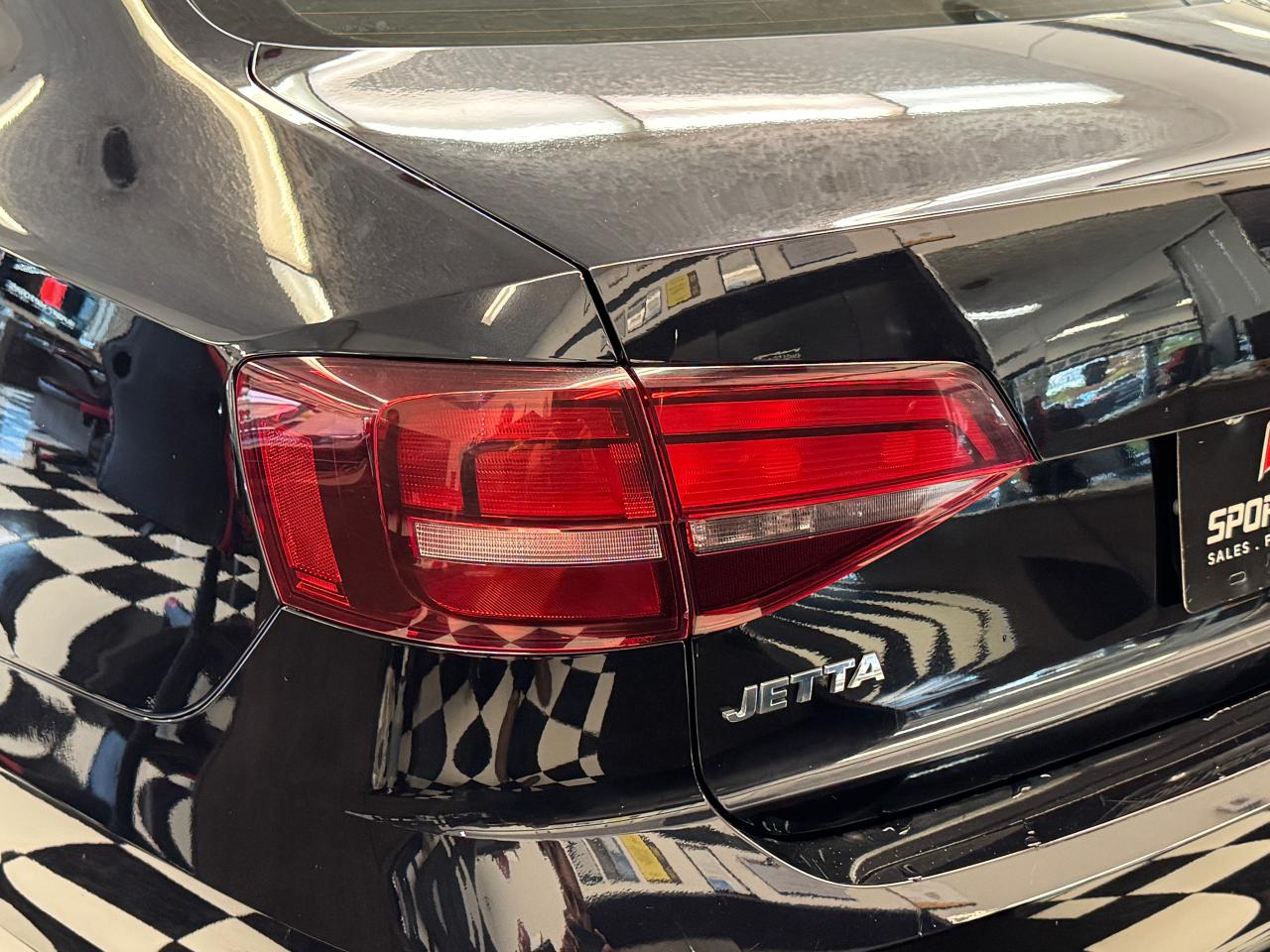 2017 Volkswagen Jetta Trendline+ApplePlay+Camera+CLEAN CARFAX Photo