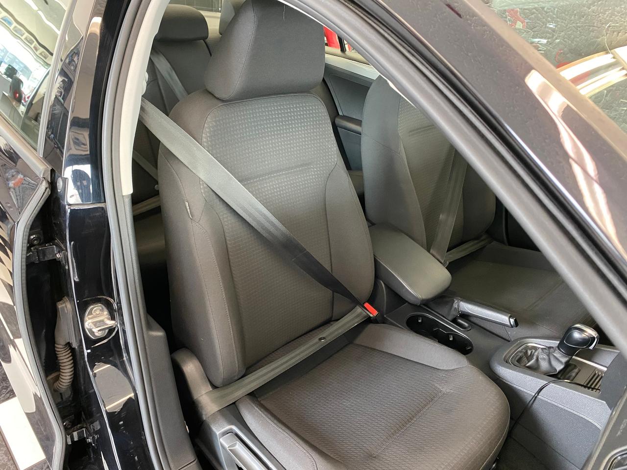 2017 Volkswagen Jetta Trendline+ApplePlay+Camera+CLEAN CARFAX Photo