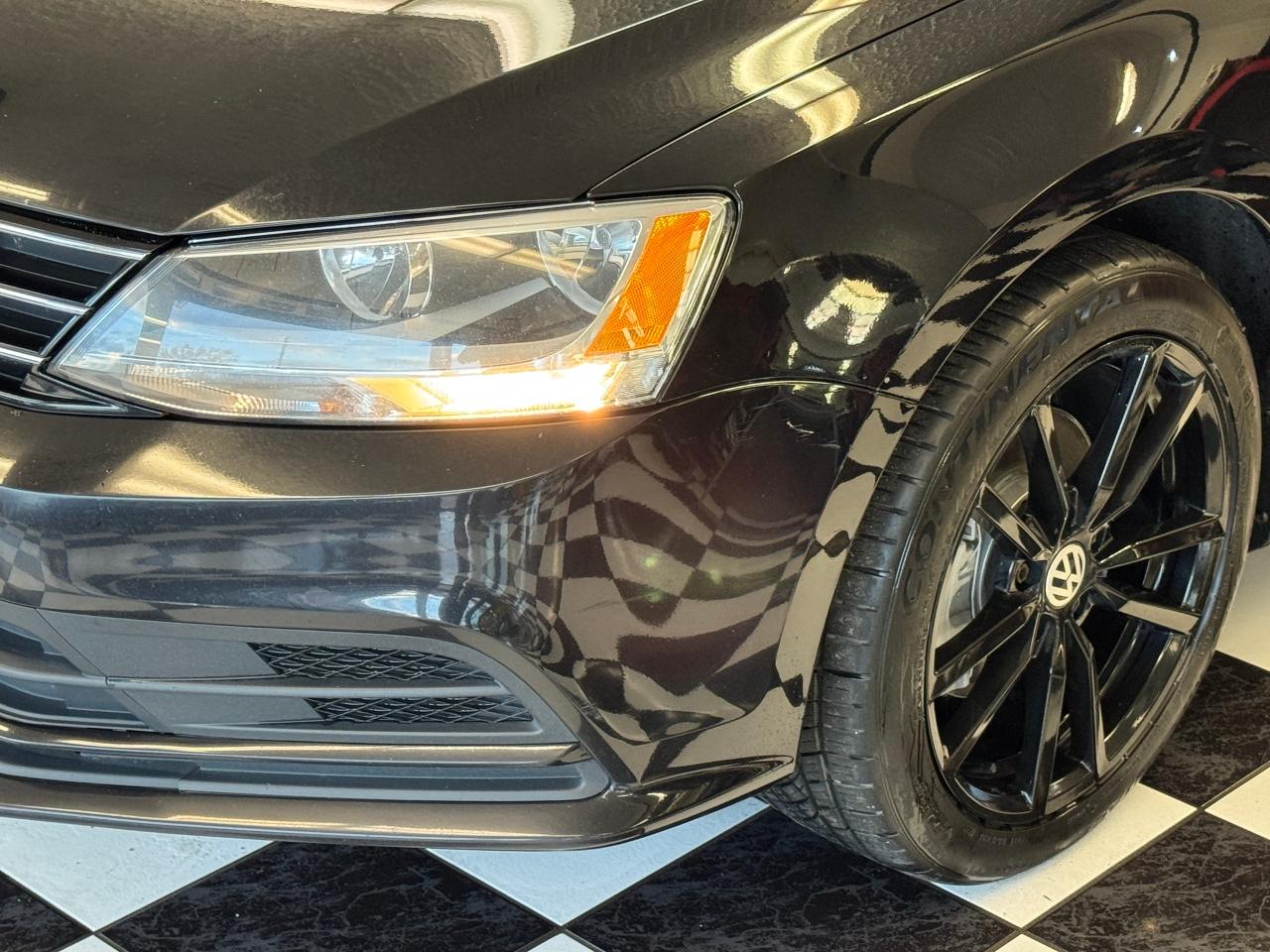 2017 Volkswagen Jetta Trendline+ApplePlay+Camera+CLEAN CARFAX Photo