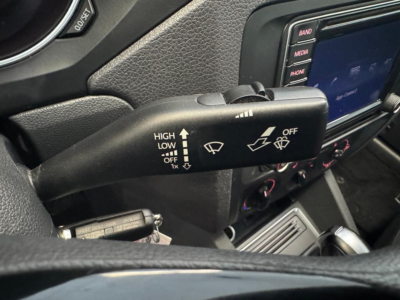 2017 Volkswagen Jetta Trendline+ApplePlay+Camera+Heated Seats+A/C Photo96