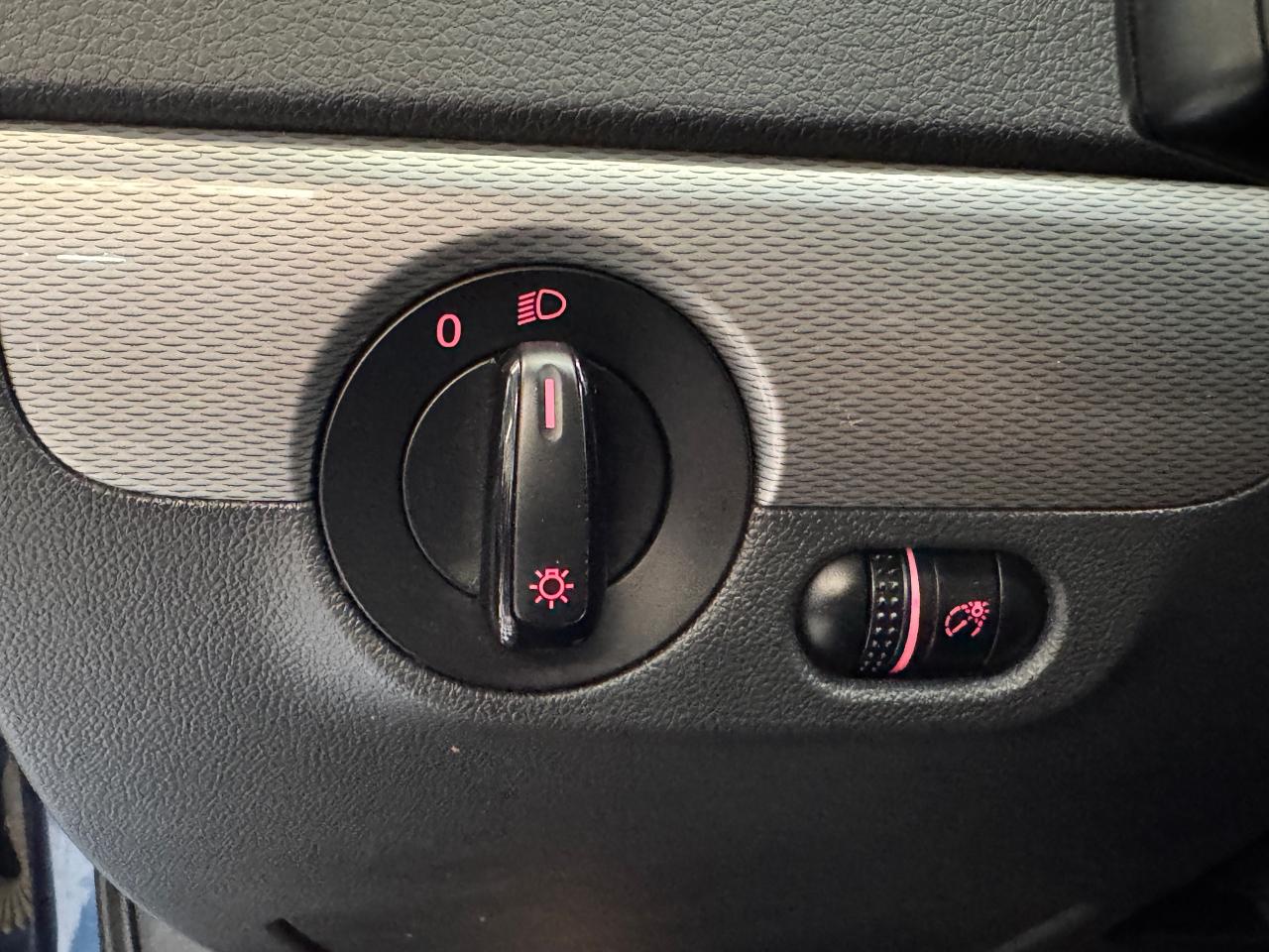 2017 Volkswagen Jetta Trendline+ApplePlay+Camera+Heated Seats+A/C Photo42