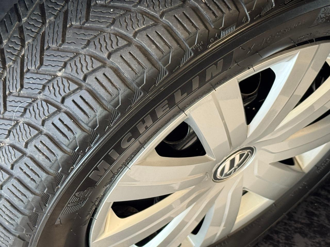 2017 Volkswagen Jetta Trendline+ApplePlay+Camera+Heated Seats+A/C Photo