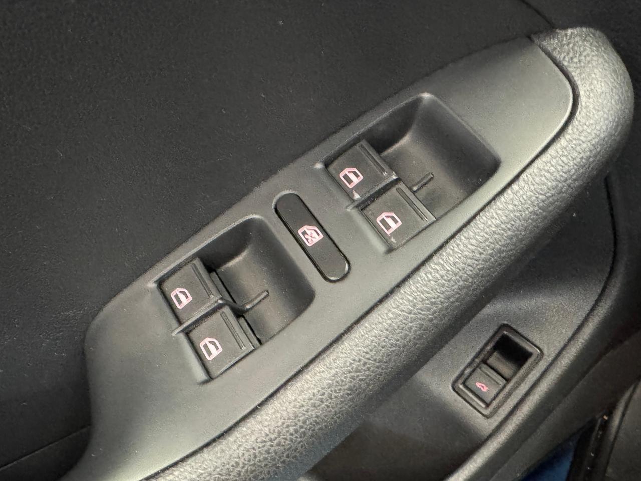 2017 Volkswagen Jetta Trendline+ApplePlay+Camera+Heated Seats+A/C Photo44
