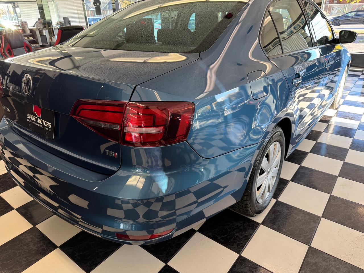 2017 Volkswagen Jetta Trendline+ApplePlay+Camera+Heated Seats+A/C Photo