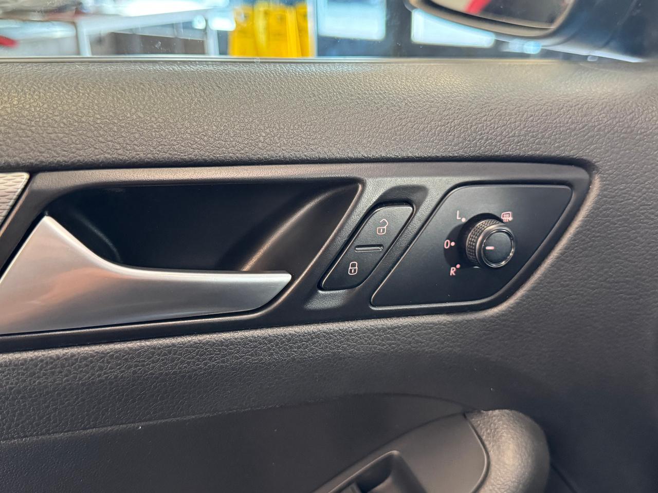 2017 Volkswagen Jetta Trendline+ApplePlay+Camera+Heated Seats+A/C Photo