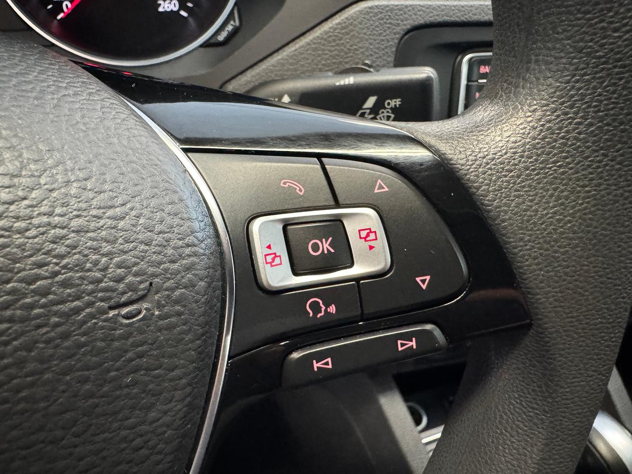 2017 Volkswagen Jetta Trendline+ApplePlay+Camera+Heated Seats+A/C Photo