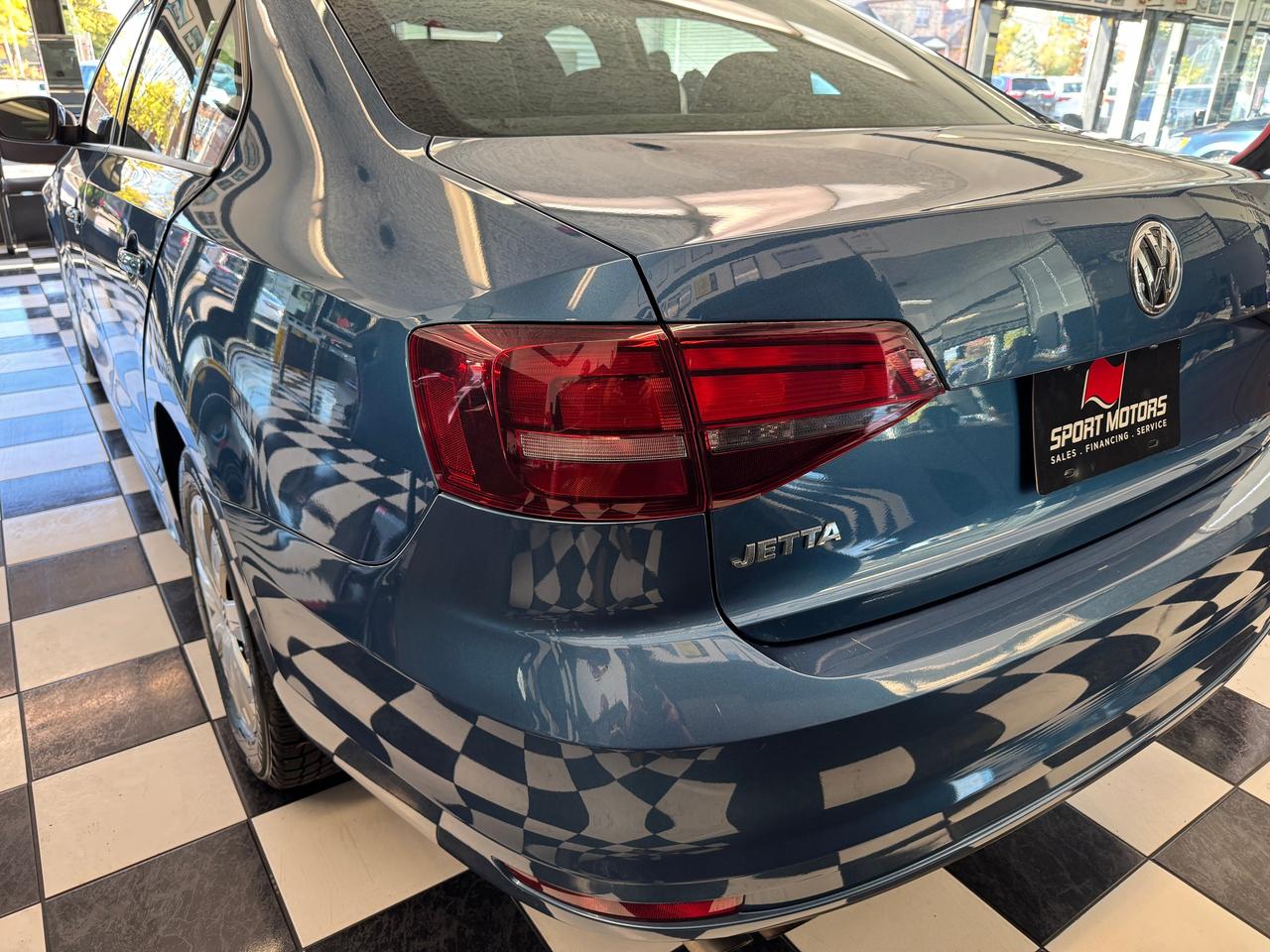 2017 Volkswagen Jetta Trendline+ApplePlay+Camera+Heated Seats+A/C Photo