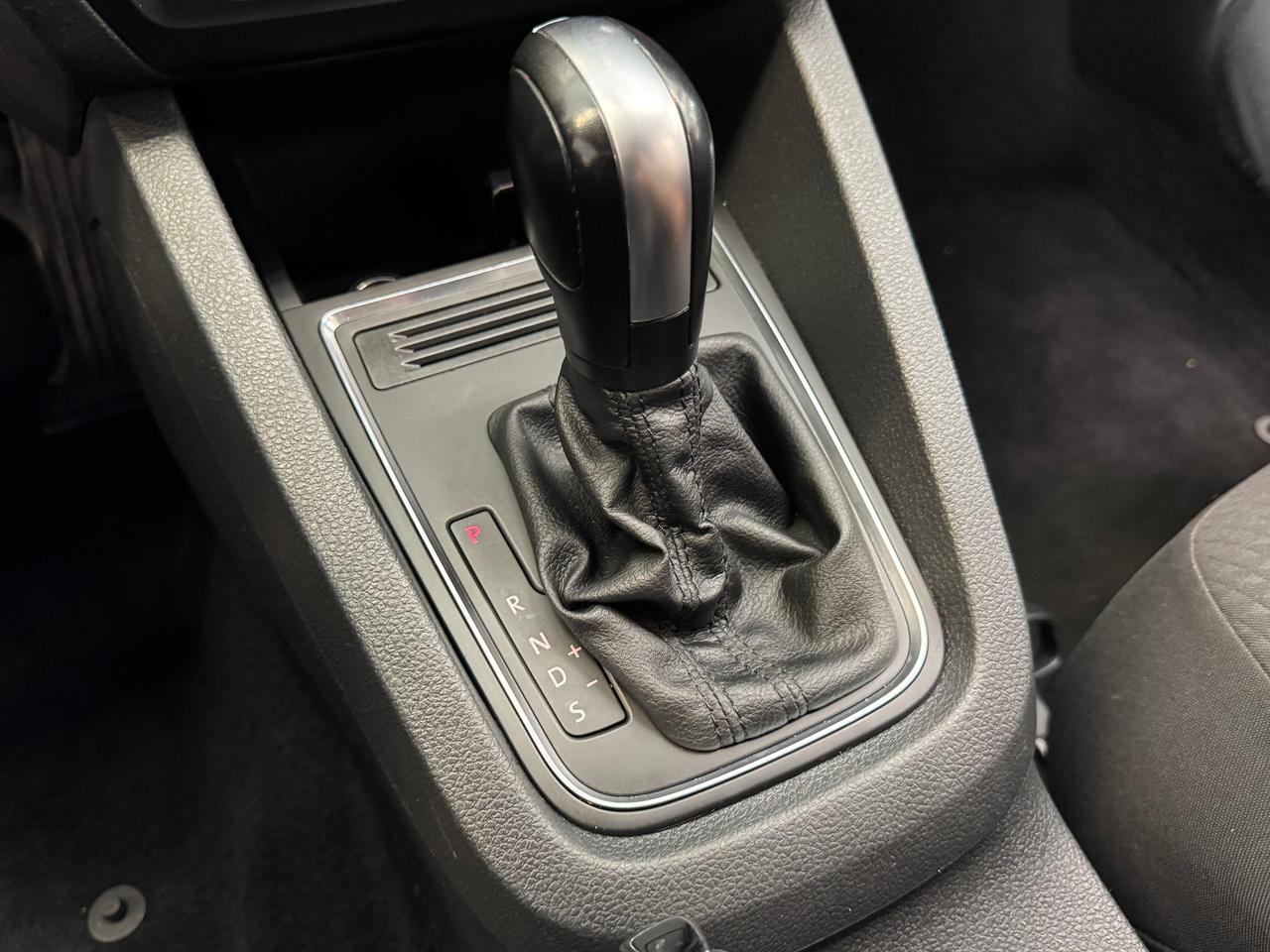 2017 Volkswagen Jetta Trendline+ApplePlay+Camera+Heated Seats+A/C Photo