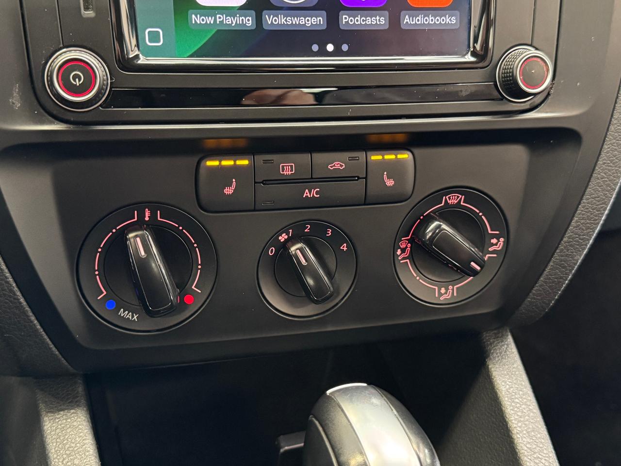 2017 Volkswagen Jetta Trendline+ApplePlay+Camera+Heated Seats+A/C Photo